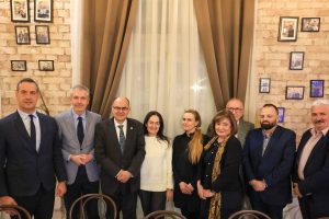 Iftar – Visoki predstavnik & MKV